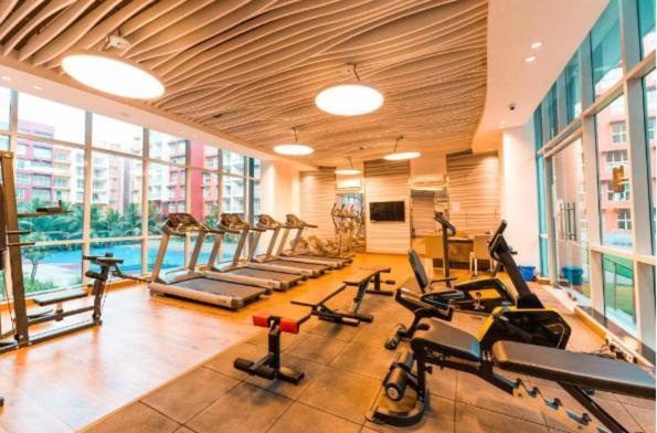 Good Stay Pool View Stylish Studio Apartment,6Km From Airport, 307 达波林 外观 照片