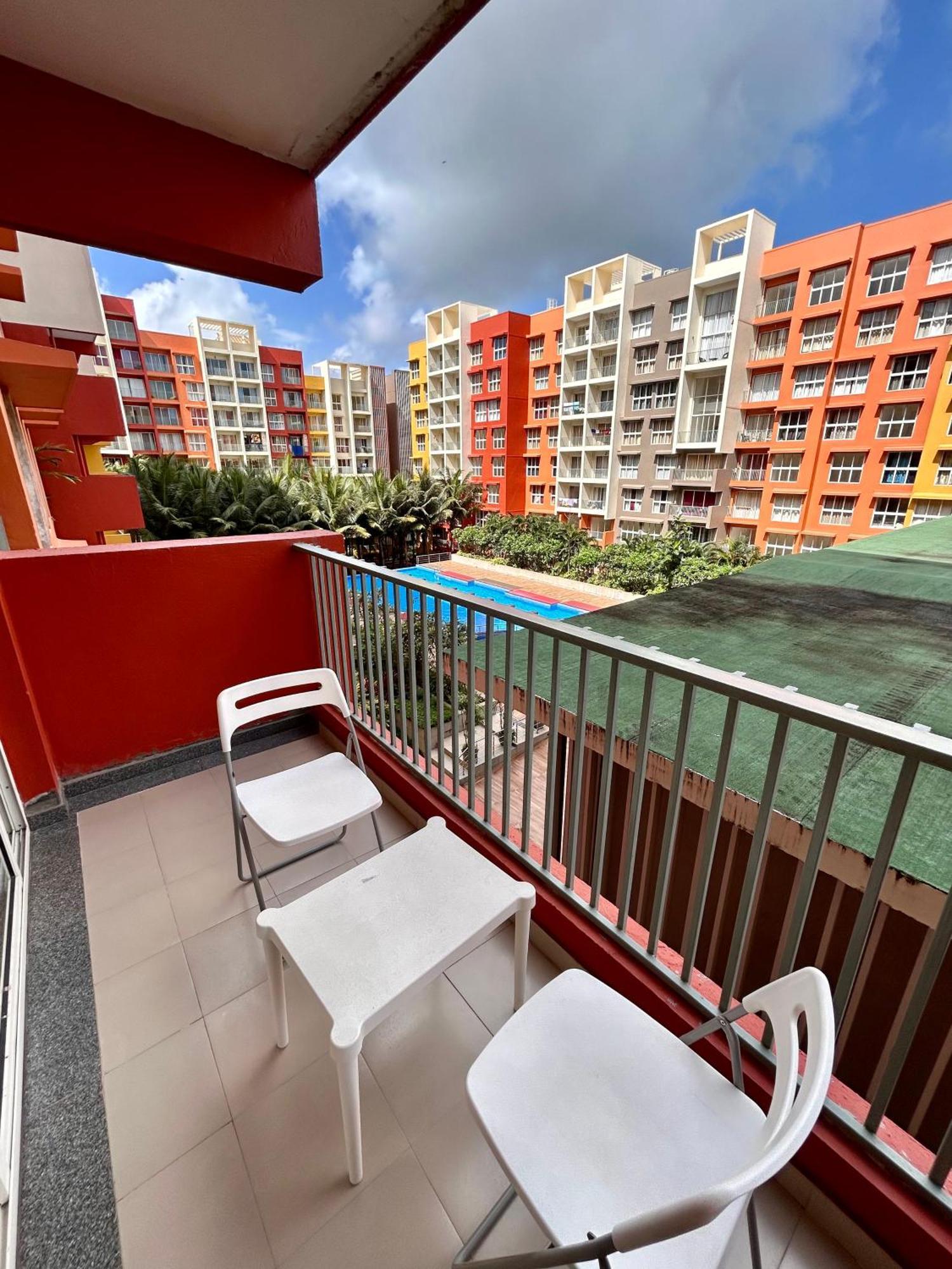 Good Stay Pool View Stylish Studio Apartment,6Km From Airport, 307 达波林 外观 照片