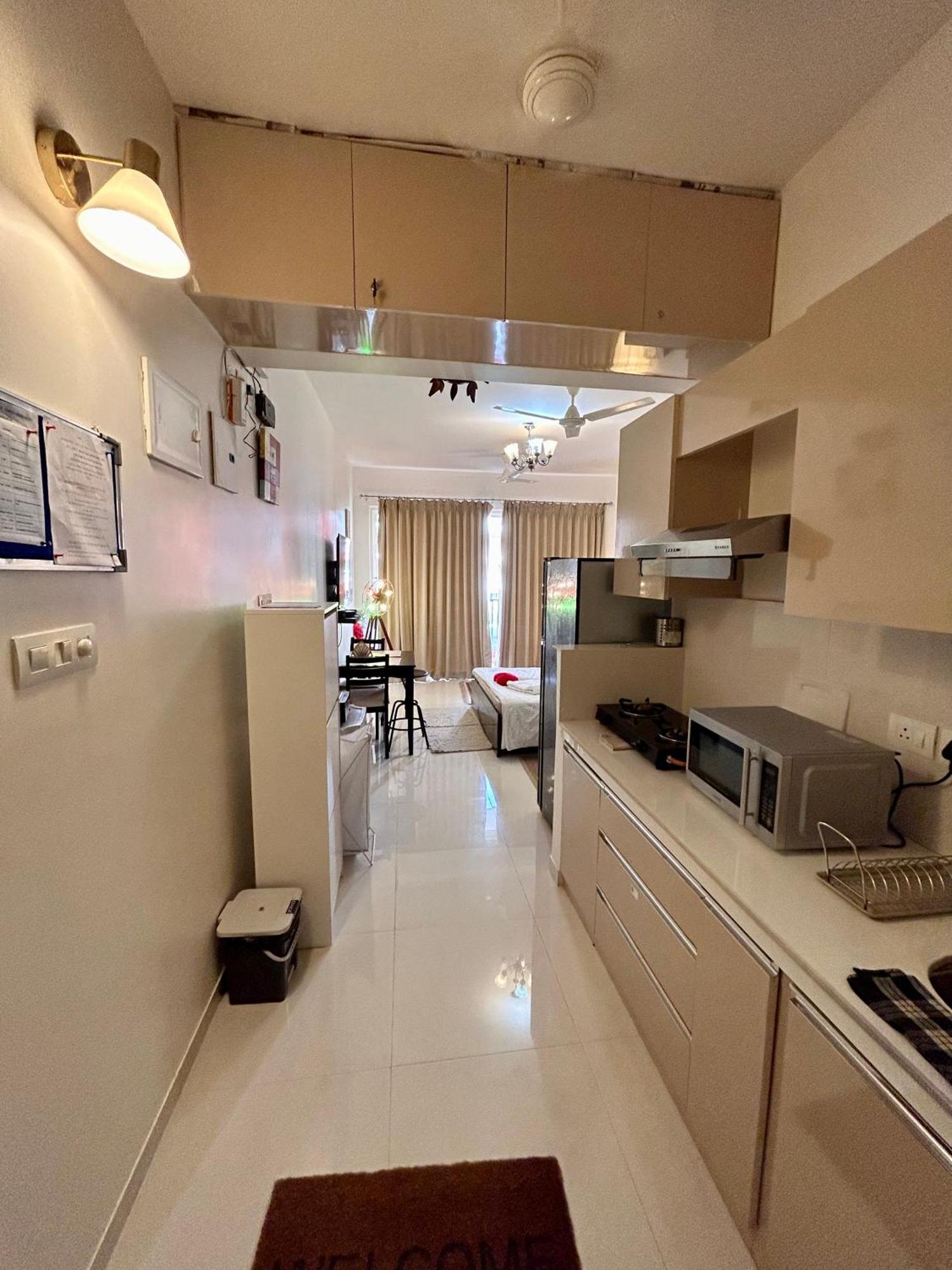 Good Stay Pool View Stylish Studio Apartment,6Km From Airport, 307 达波林 外观 照片