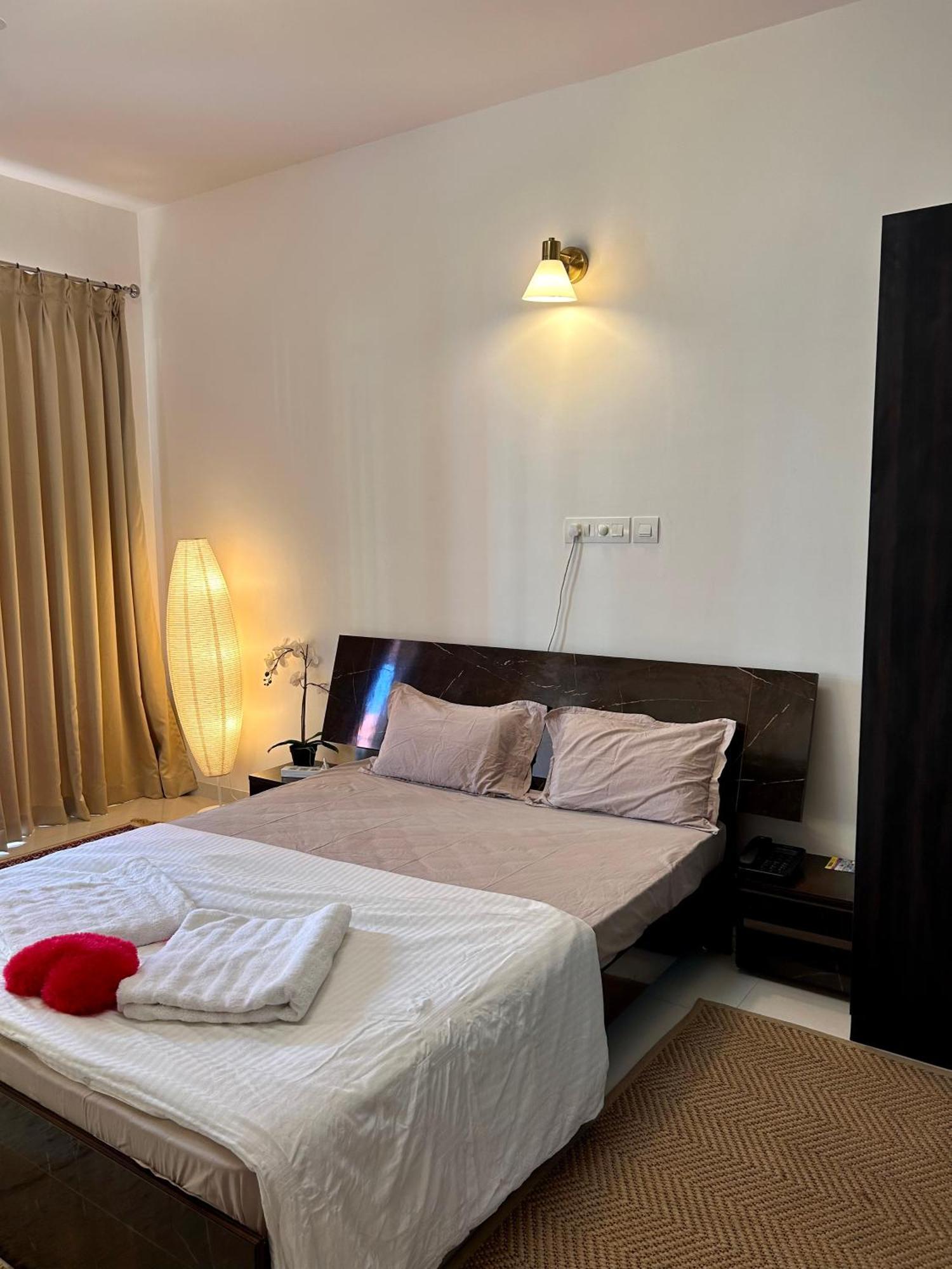Good Stay Pool View Stylish Studio Apartment,6Km From Airport, 307 达波林 外观 照片