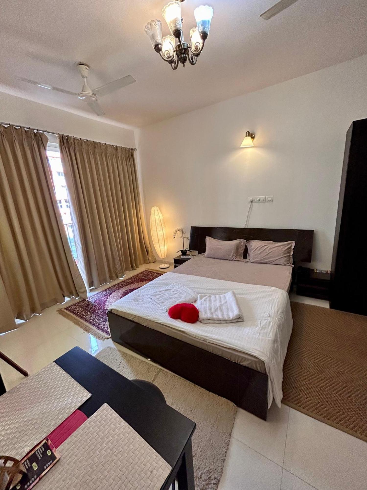Good Stay Pool View Stylish Studio Apartment,6Km From Airport, 307 达波林 外观 照片